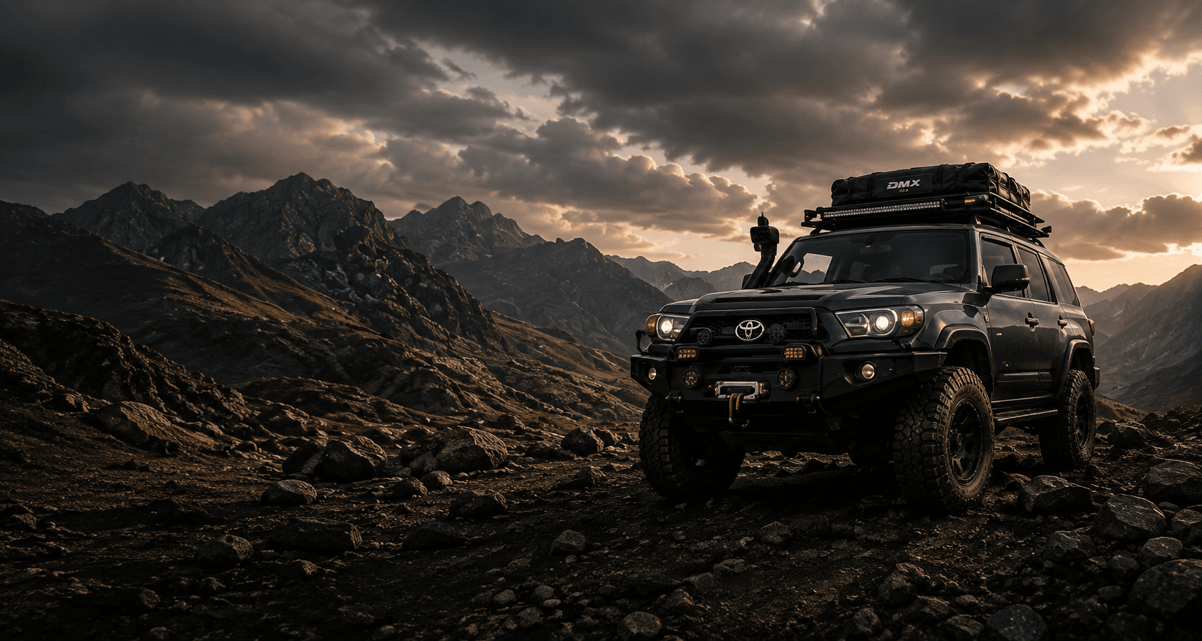 Vehículo 4x4 equipado por DMX en terreno de montaña